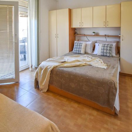 Apartments Flora Pakoštane Dış mekan fotoğraf