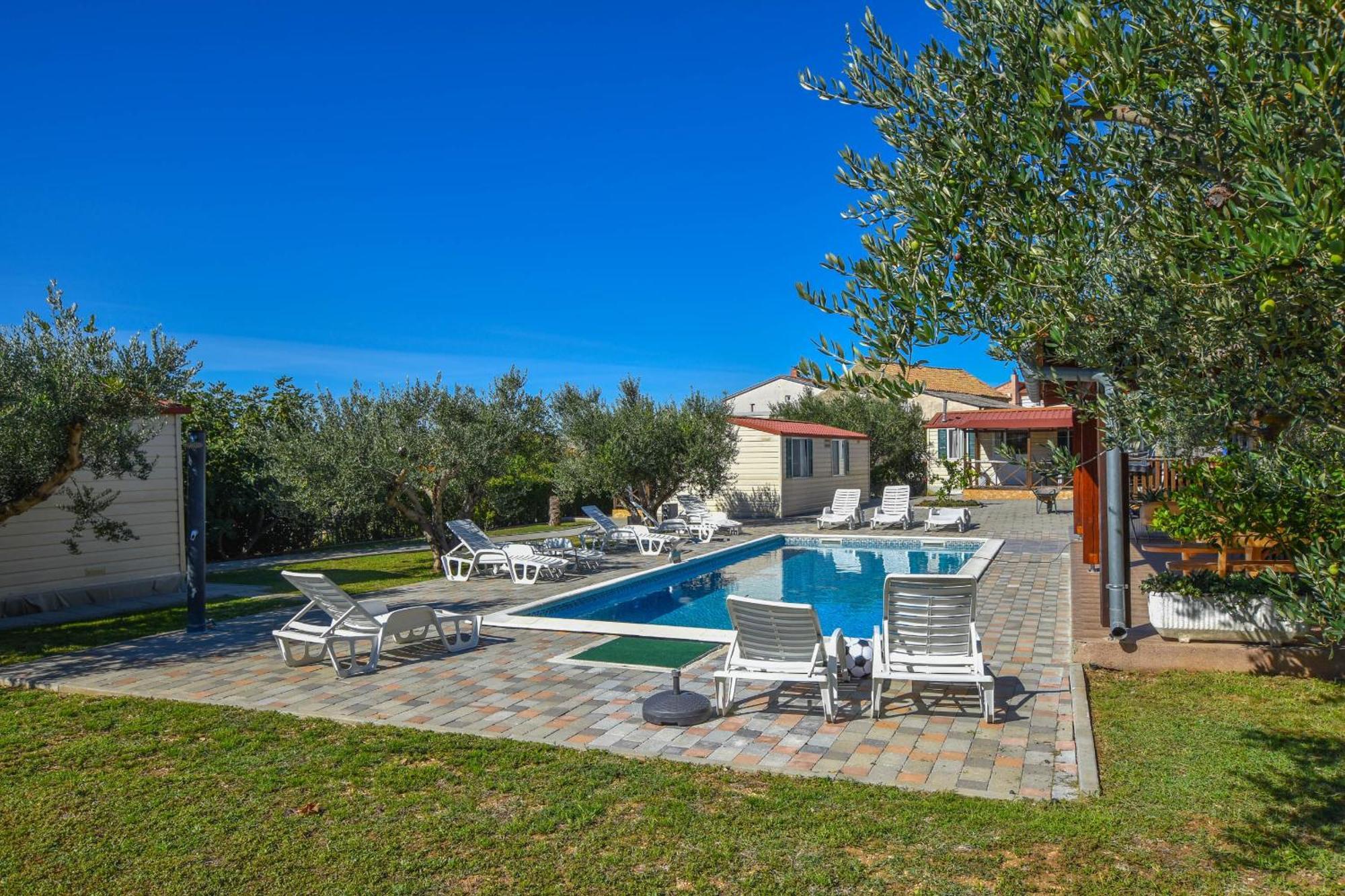 Apartments Flora Pakoštane Dış mekan fotoğraf