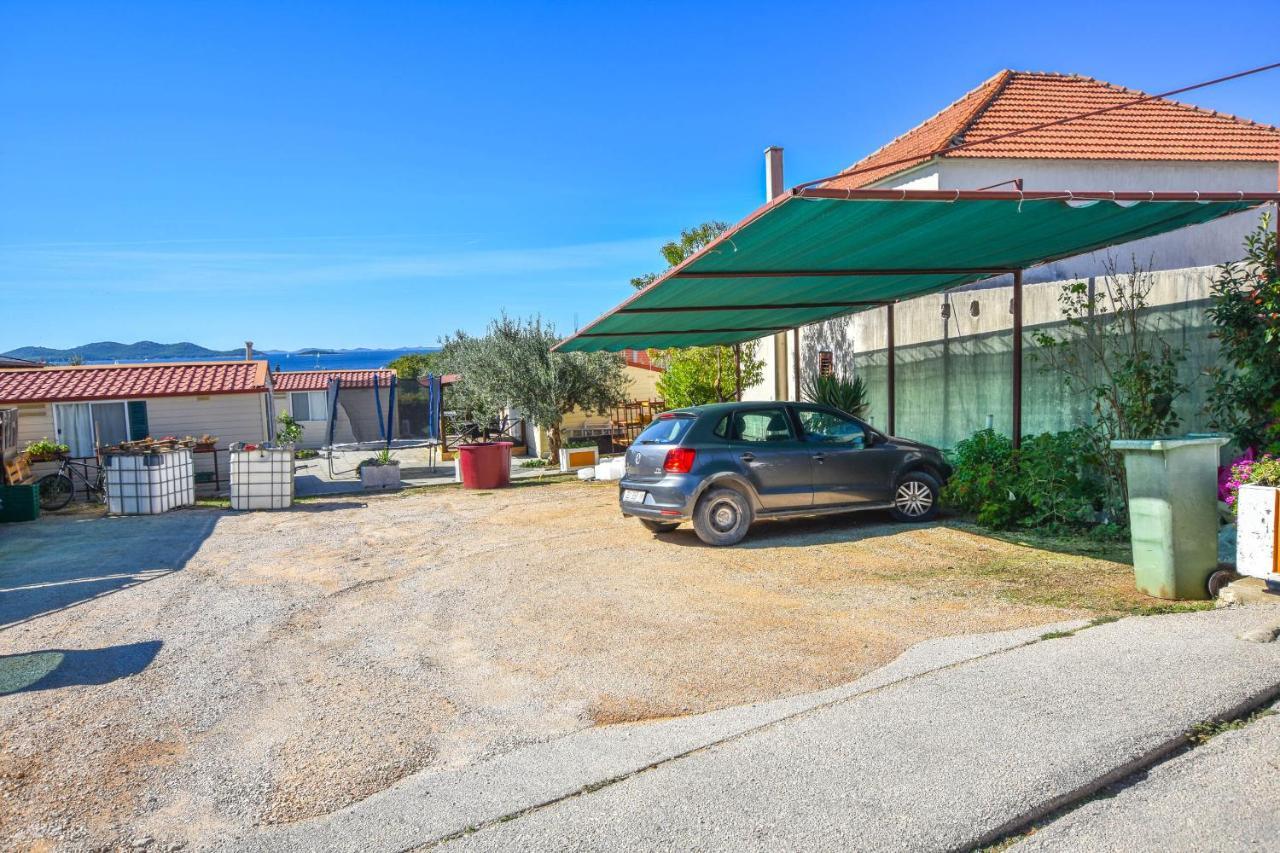Apartments Flora Pakoštane Dış mekan fotoğraf