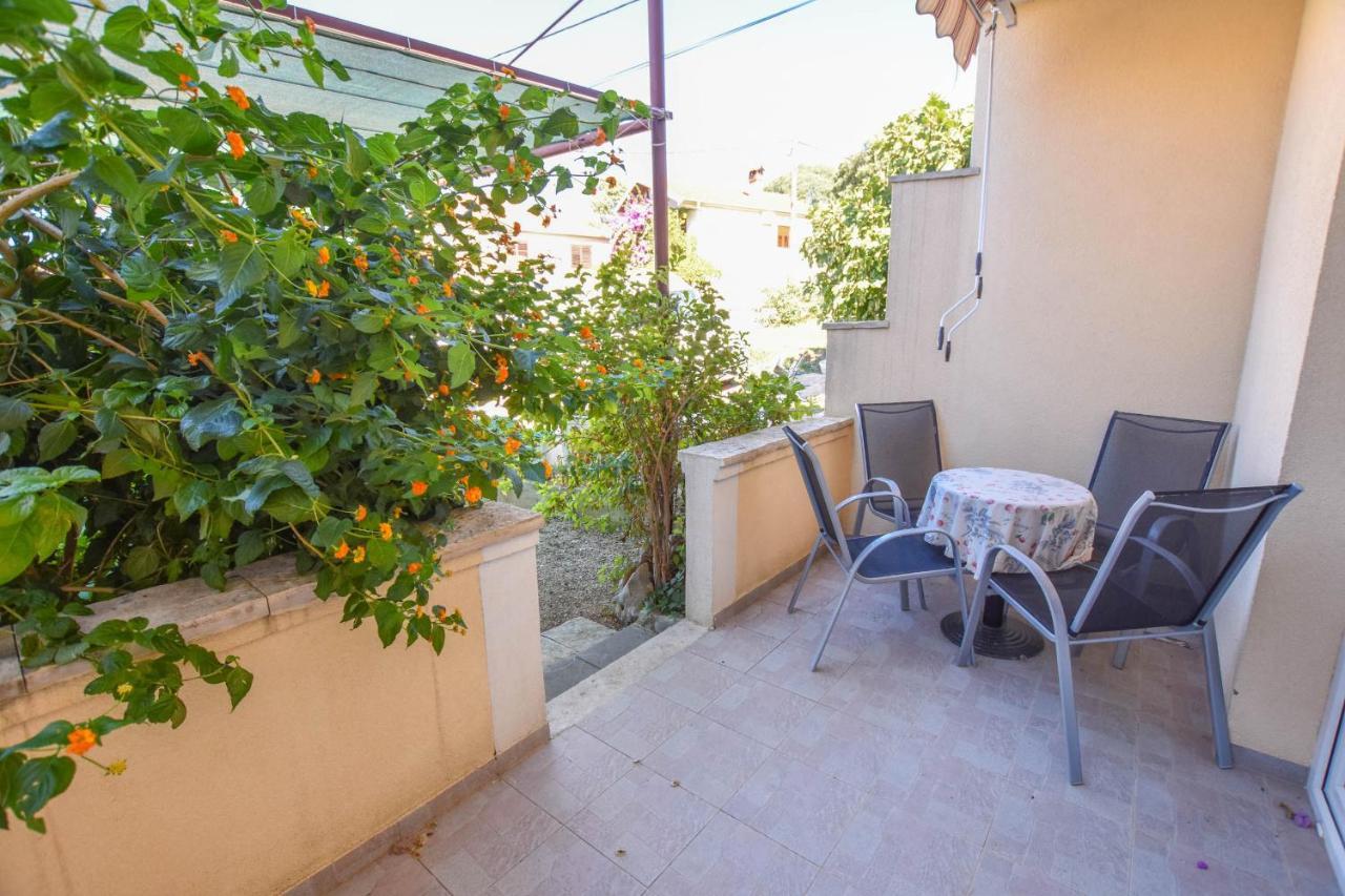 Apartments Flora Pakoštane Dış mekan fotoğraf