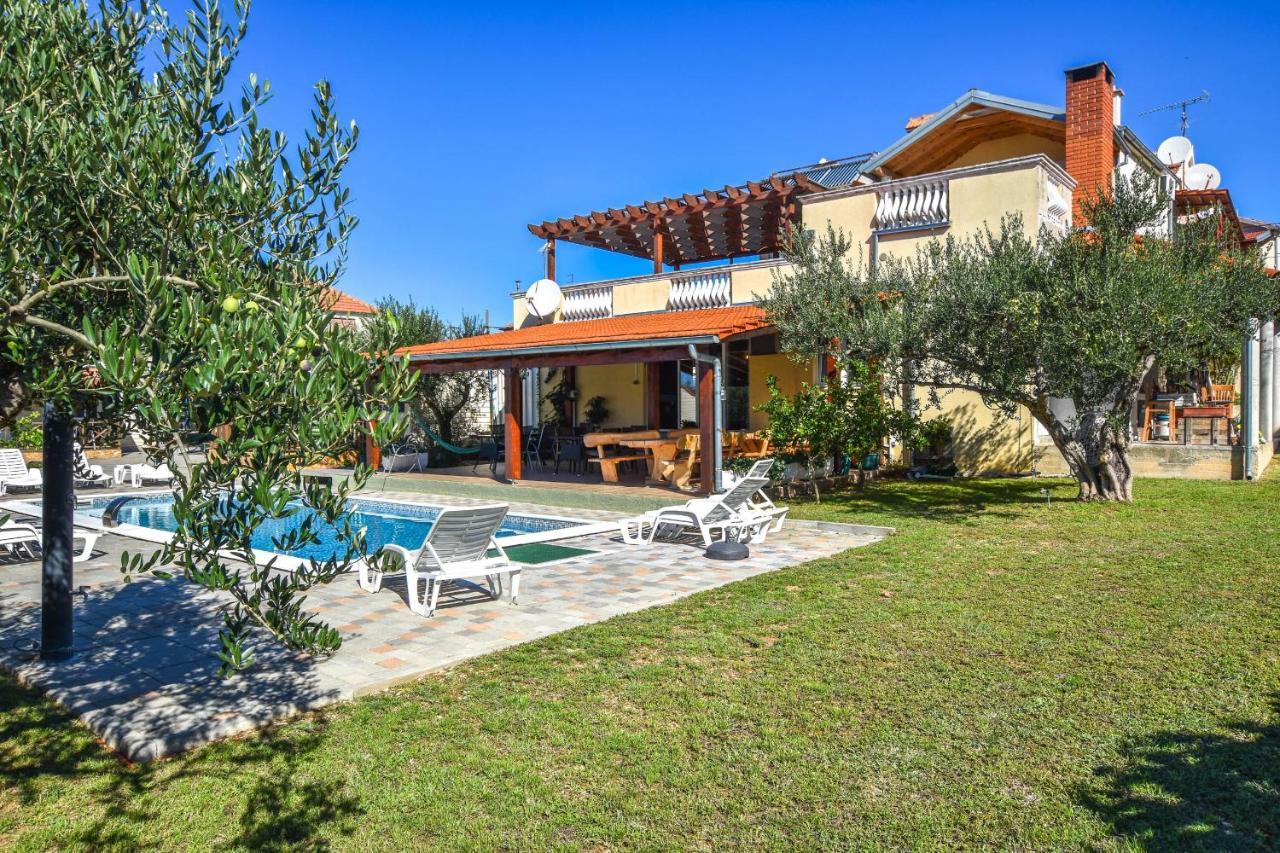 Apartments Flora Pakoštane Dış mekan fotoğraf