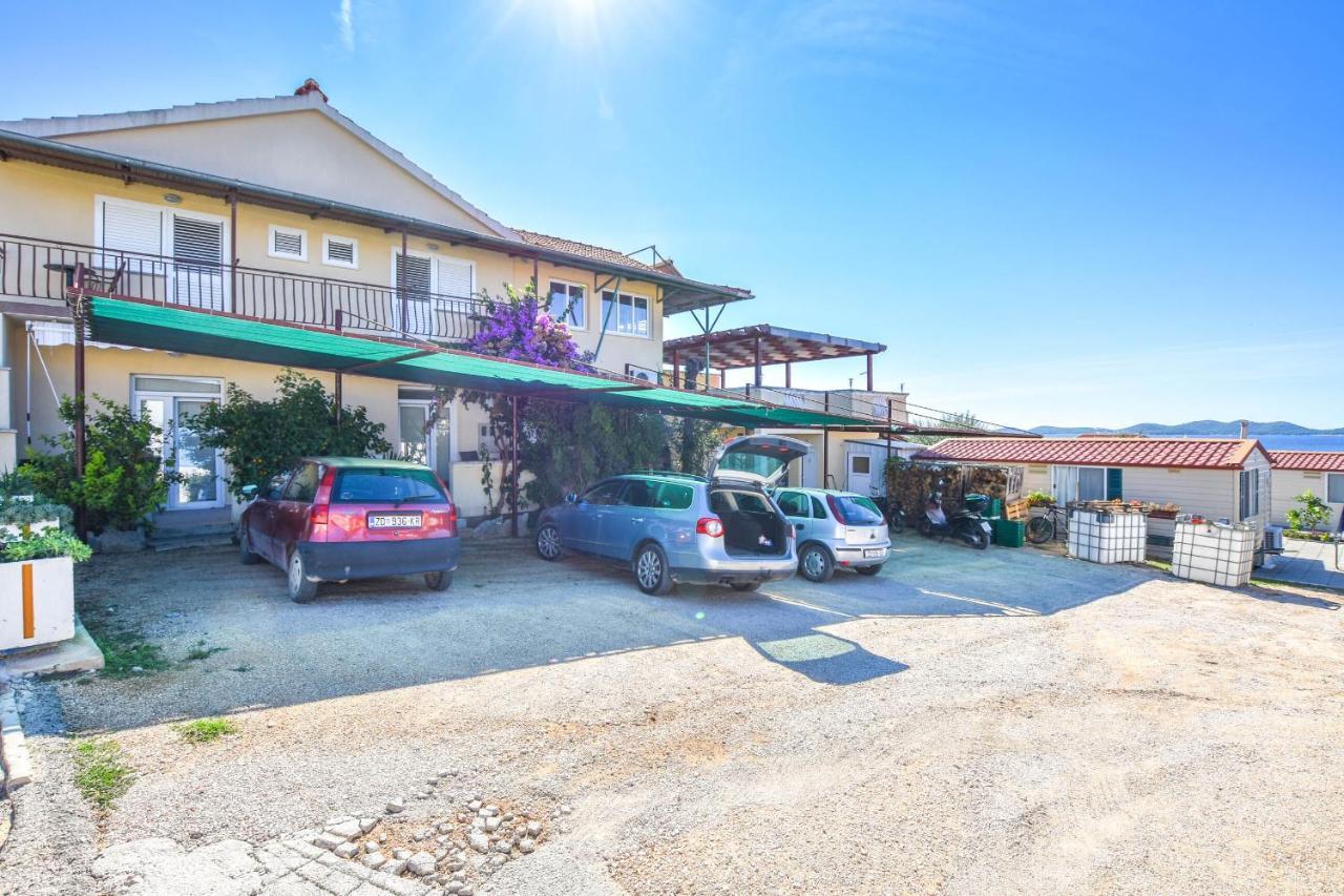 Apartments Flora Pakoštane Dış mekan fotoğraf