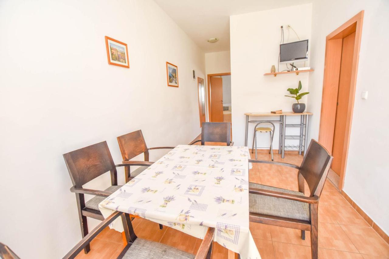 Apartments Flora Pakoštane Dış mekan fotoğraf