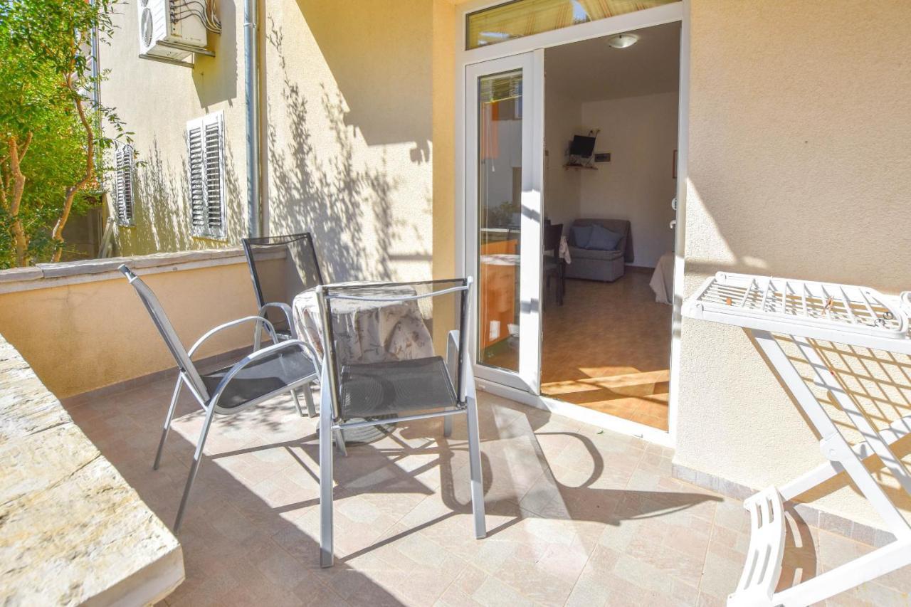 Apartments Flora Pakoštane Dış mekan fotoğraf