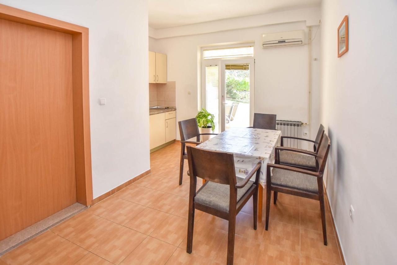 Apartments Flora Pakoštane Dış mekan fotoğraf