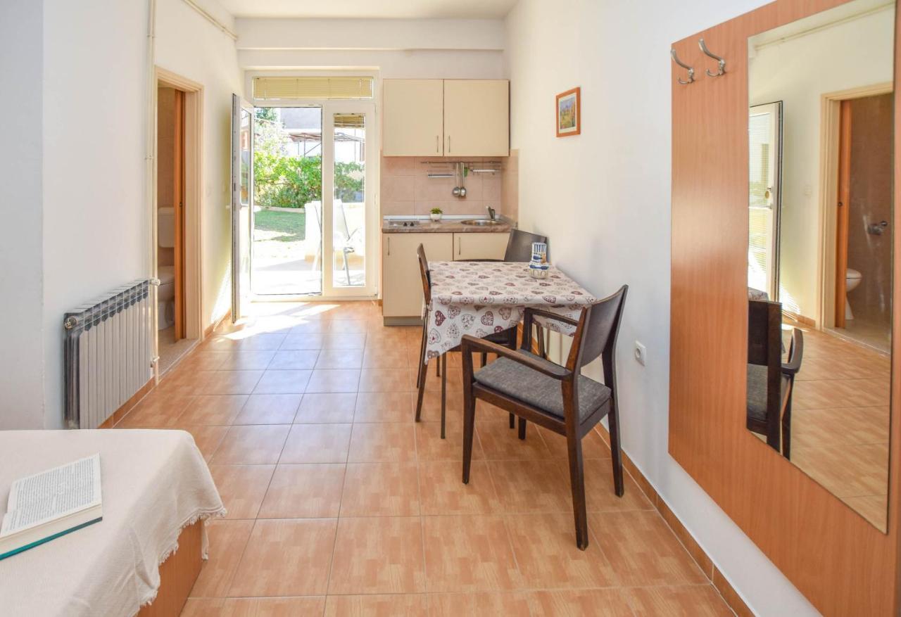 Apartments Flora Pakoštane Dış mekan fotoğraf